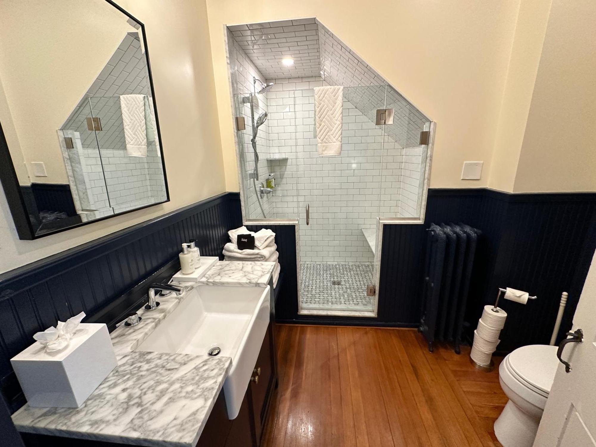 Entire Charming Victorian Home Downtown 纽波特 外观 照片