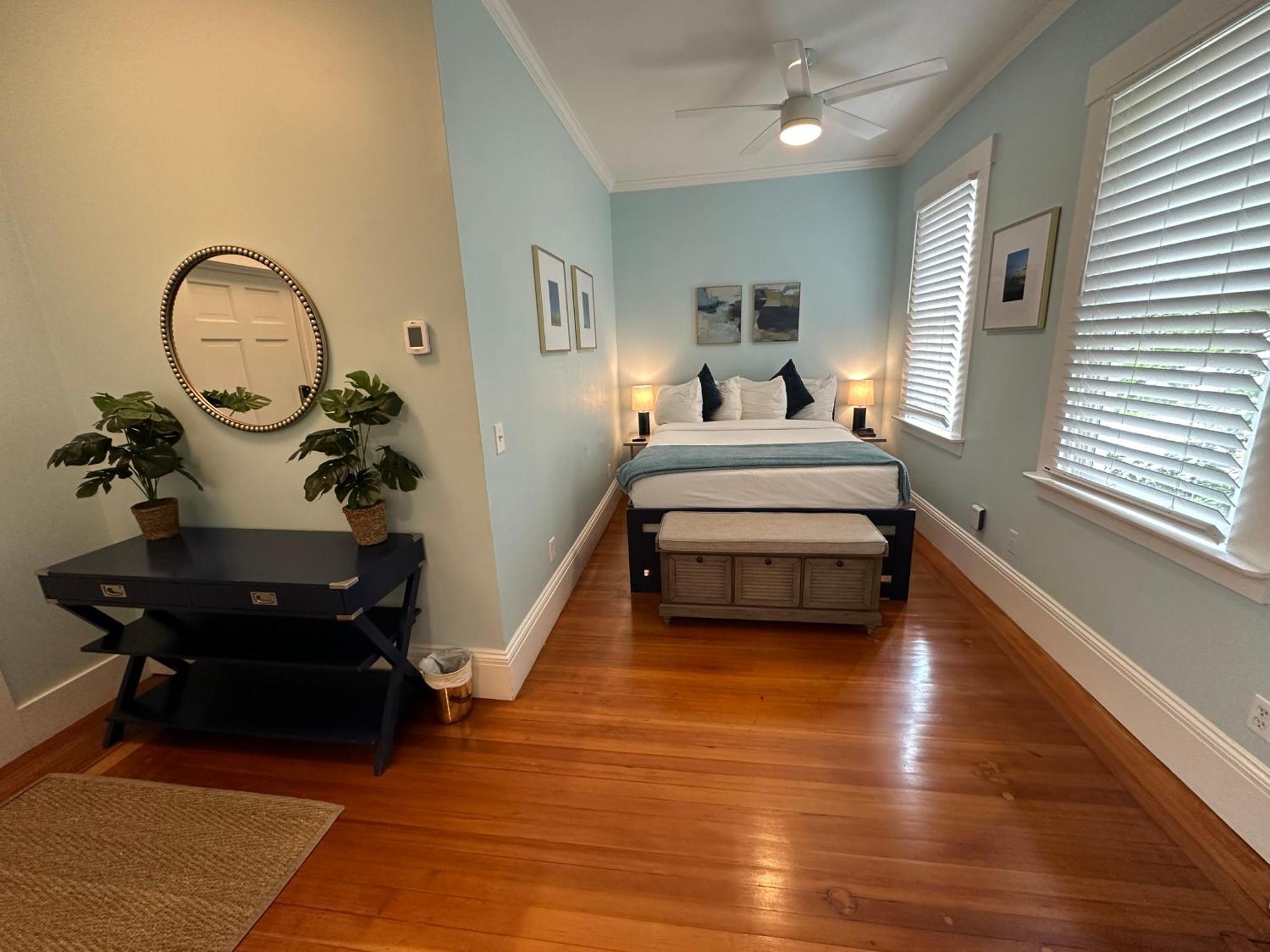 Entire Charming Victorian Home Downtown 纽波特 外观 照片