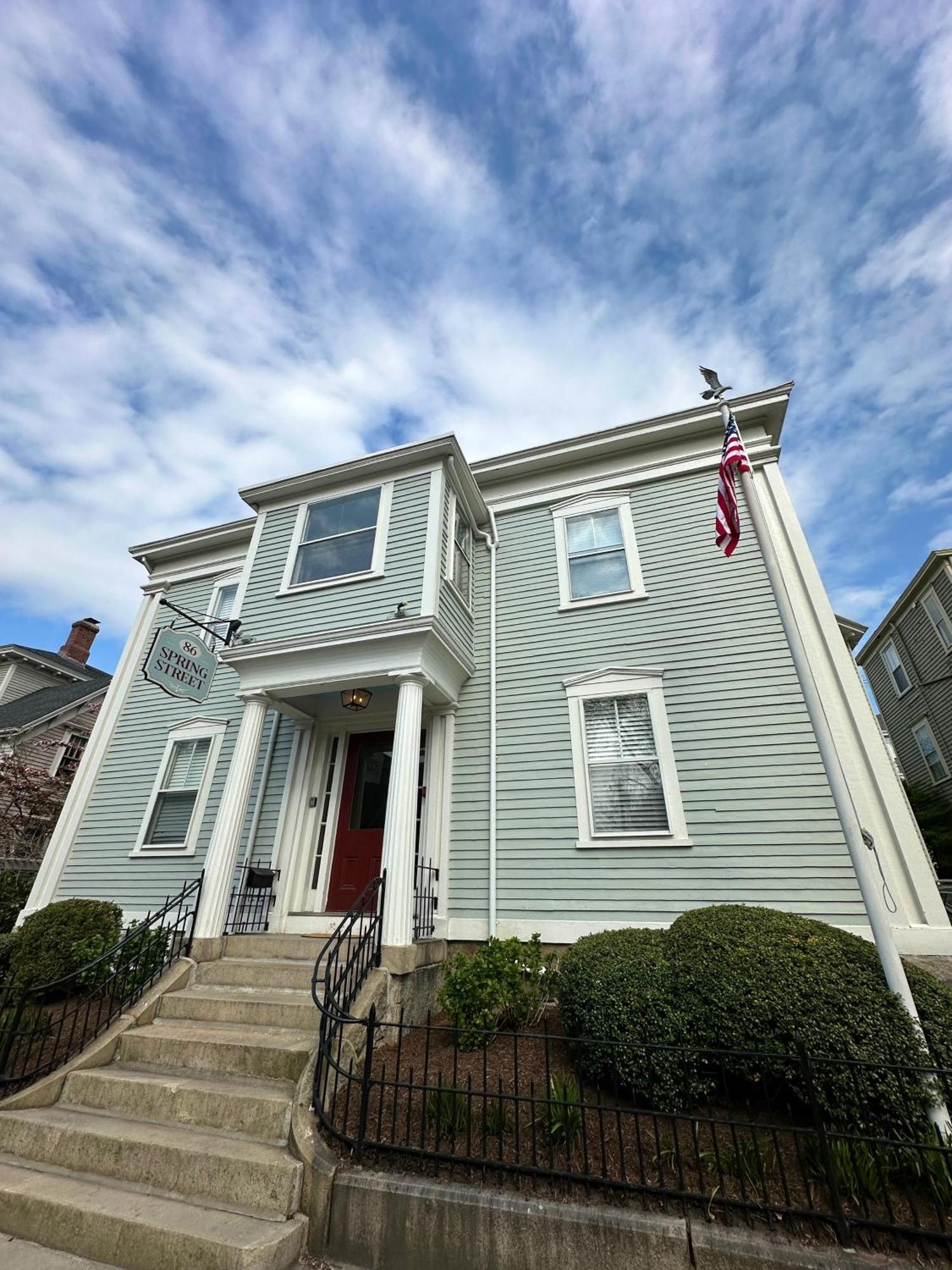 Entire Charming Victorian Home Downtown 纽波特 外观 照片